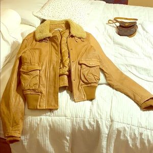 Vince 100% leather jacket with Shearling collar